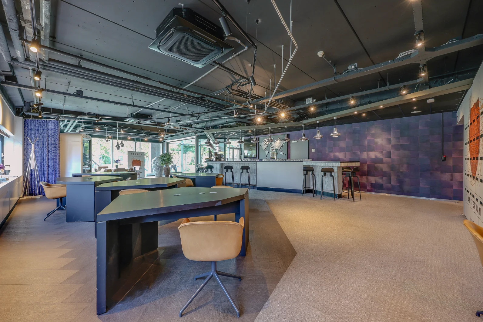 Central workspace beside Amsterdam Amstel Station